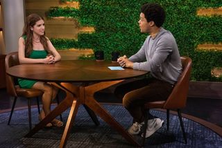 Anna Kendrick feet photo thumbnail