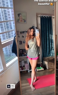 Anushka Sen feet photo thumbnail