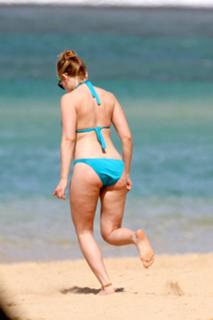 Scarlett Johansson feet photo thumbnail