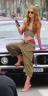 Marina Ruy Barbosa feet photo thumbnail