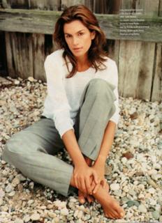 Cindy Crawford feet photo thumbnail