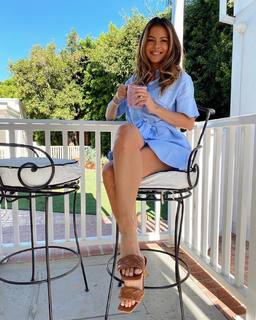 Maria Menounos feet photo thumbnail
