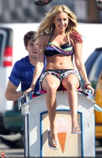 Ashley Tisdale feet photo thumbnail