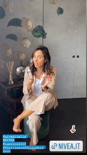 Caterina Balivo feet photo thumbnail