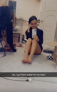 Brittney Smith feet photo thumbnail