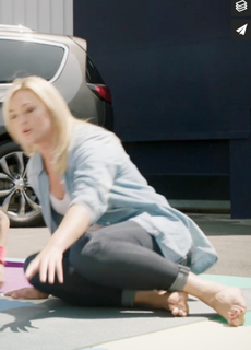 Elisabeth Röhm feet photo thumbnail