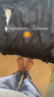 Caterina Balivo feet photo thumbnail