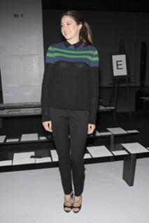 Shailene Woodley feet photo thumbnail