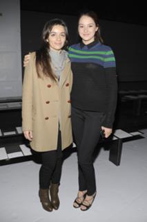 Shailene Woodley feet photo thumbnail