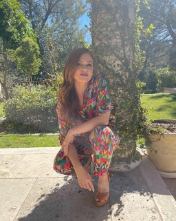 Isla Fisher feet photo thumbnail