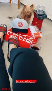 Carla Diaz feet photo thumbnail