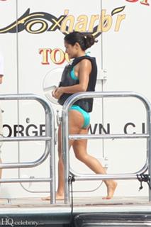 Salma Hayek feet photo thumbnail