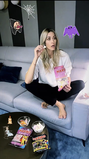 Elena Santarelli feet photo thumbnail