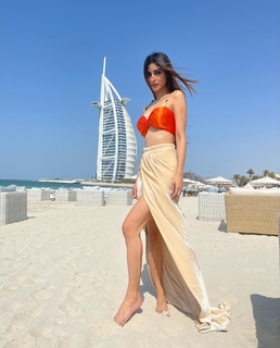Mouni Roy feet photo thumbnail