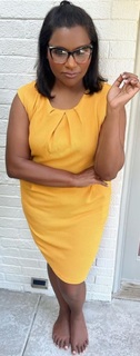 Mindy Kaling feet photo thumbnail