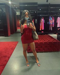 Qimmah Russo feet photo thumbnail
