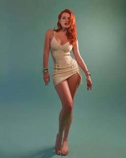 Bella Thorne feet photo thumbnail