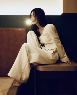 Mi Yang feet photo thumbnail