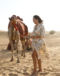 Caterina Balivo feet photo thumbnail