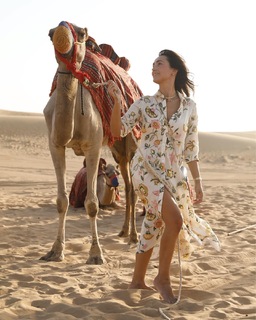 Caterina Balivo feet photo thumbnail