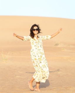 Caterina Balivo feet photo thumbnail