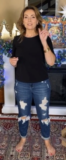 Lisa Robertson feet photo thumbnail