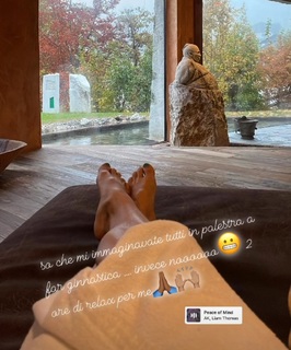 Tania Cagnotto feet photo thumbnail