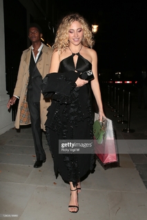Pixie Lott feet photo thumbnail