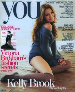 Kelly Brook feet photo thumbnail