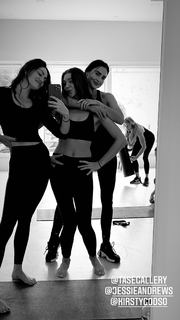 Phoebe Tonkin feet photo thumbnail