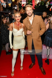 Ashley Roberts feet photo thumbnail