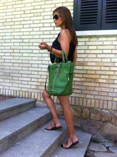 Paula Echevarría feet photo thumbnail