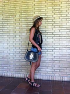 Paula Echevarría feet photo thumbnail