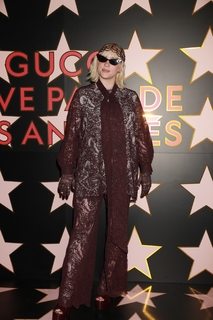 Billie Eilish feet photo thumbnail