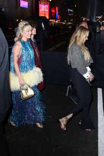 Miley Cyrus feet photo thumbnail