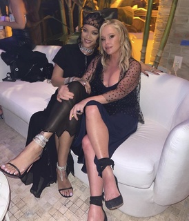 Rihanna feet photo thumbnail