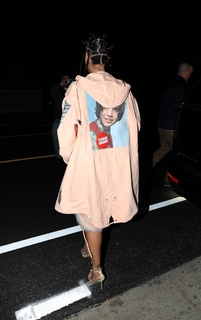 Rihanna feet photo thumbnail