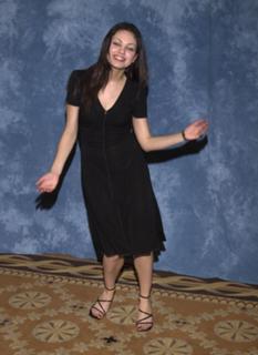 Mila Kunis feet photo thumbnail