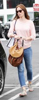 Emily Blunt feet photo thumbnail