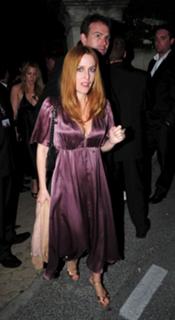 Gillian Anderson feet photo thumbnail