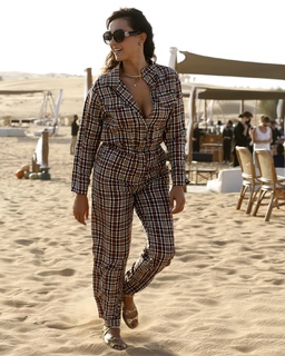 Caterina Balivo feet photo thumbnail