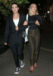 Helen Flanagan feet photo thumbnail