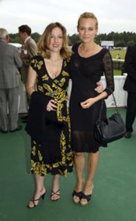 Gillian Anderson feet photo thumbnail