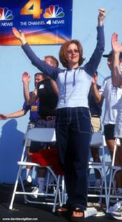 Gillian Anderson feet photo thumbnail