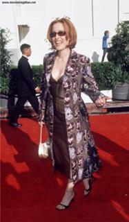 Gillian Anderson feet photo thumbnail