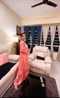 Anushka Sen feet photo thumbnail