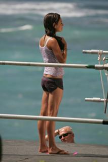 Mila Kunis feet photo thumbnail