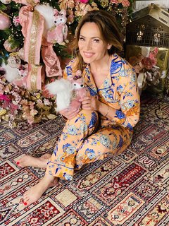 Lisa Robertson feet photo thumbnail