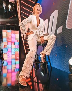 Nicole Neumann feet photo thumbnail