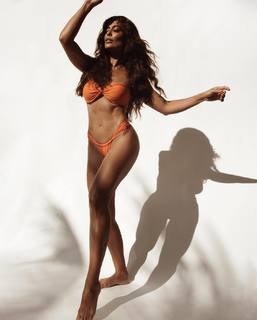 Juliana Paes feet photo thumbnail
